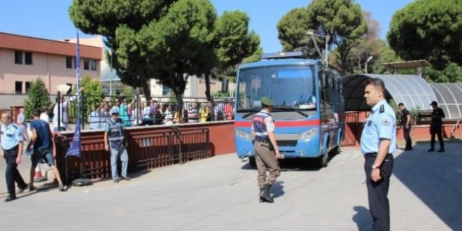 Aydn'da tutuklu 10 retmen tahliye edildi