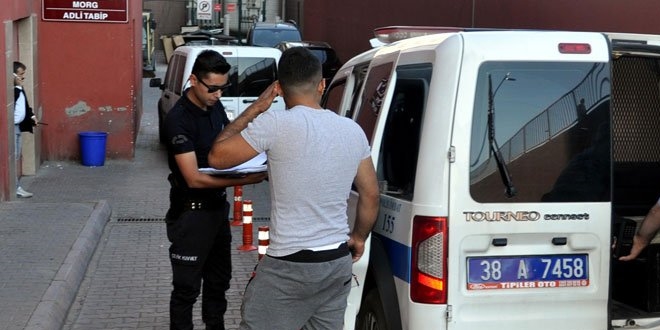 Kayseri'de polise bakl saldr