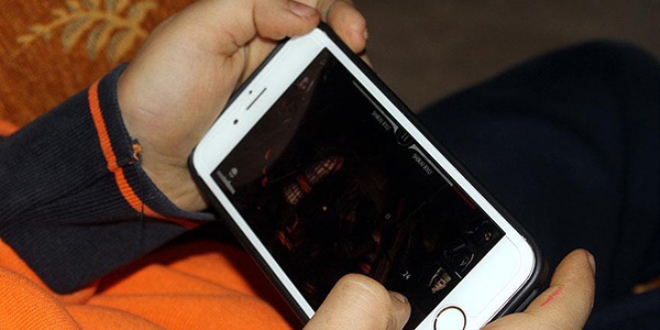 Çocuklar için sadece gündüz çalışan akıllı telefon üretildi