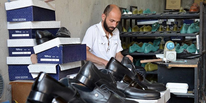 Kardeşini, fabrikasını, evini kaybetti ama hayata küsmedi