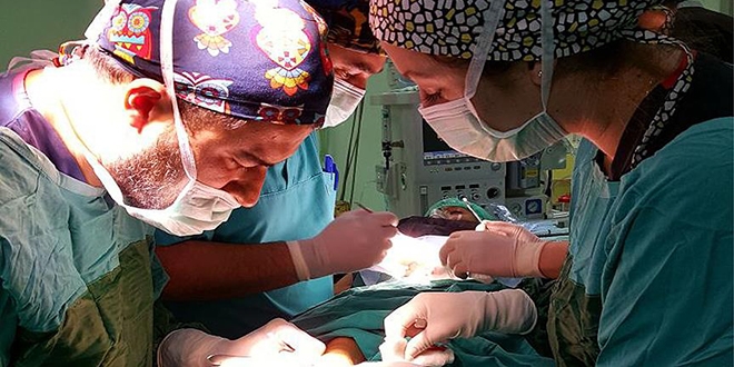 Çocuğun ayağındaki yanık 'sünnet derisi' ile tedavi edildi