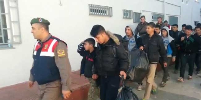 Kaçakları 'Ankara'ya geldiniz' diyerek Sivas'ta bıraktılar