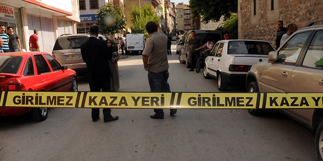 Gurbetçinin aracının camını kırıp 83 bin lira çaldılar