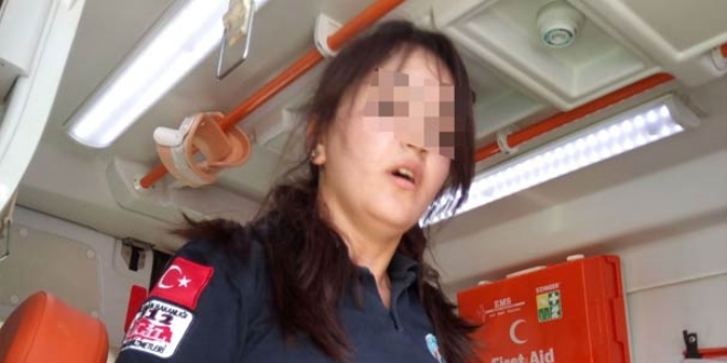 Kazada yaralanan sürücü sağlık ekibine saldırdı