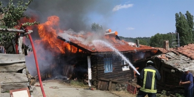 ankr'da kan yangnda 30 ev ve ahr kullanmaz oldu