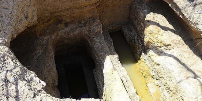 Uşak'ta bulunan 2 bin yıllık 'sembolik' mezarlar