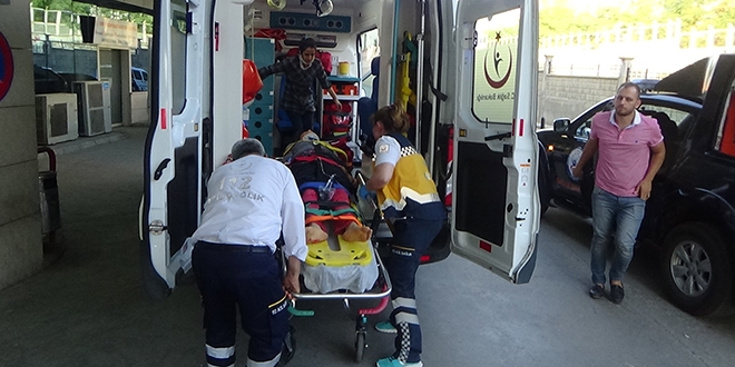 Siirt'te tarım aracı devrildi: 7 yaralı