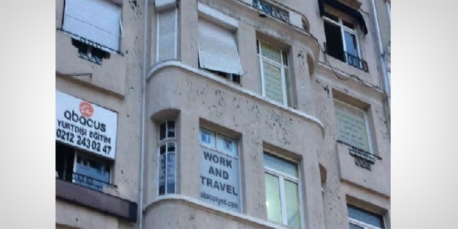 Taksim'de dolu ya bir binay delik deik etti