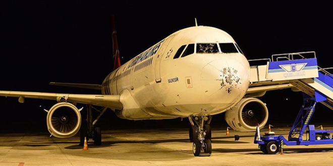 Pilot: Pisti görmek için uçağı yan yatırdık