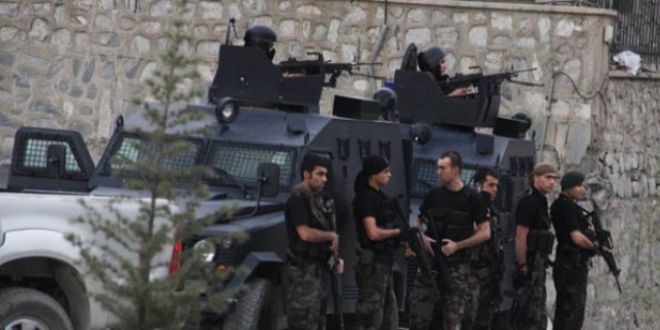 Operasyondan dönen polisler için kurban kesildi