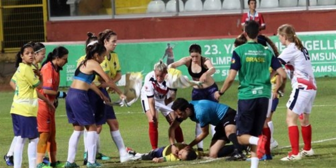 Türk hakem Brezilyalı futbolcunun hayatını kurtardı