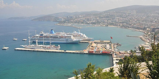 Kruvaziyer gemiler en çok Kuşadası'na uğradı