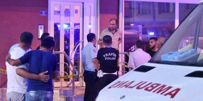 Eşini öldürüp intihar etti