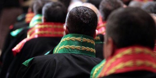 Savcıların işlerini iyi yapmazsa, darbe davaları anlamsız olur!