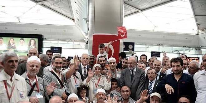 Atatürk Havalimanı'ndan ilk hac kafilesi uğurlandı
