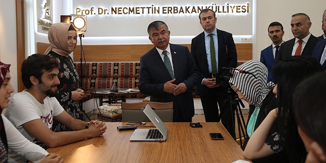 Yılmaz: İngilizce için programlar geliştiriyoruz