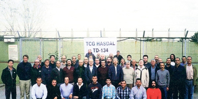 Kumpası aşıp general oldular