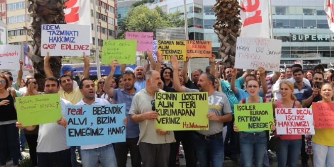 Kapatılan hipermarket çalışanlarından eylem