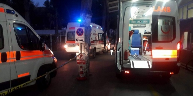 Aydın'da trafikte yol verme kavgası: 3 yaralı