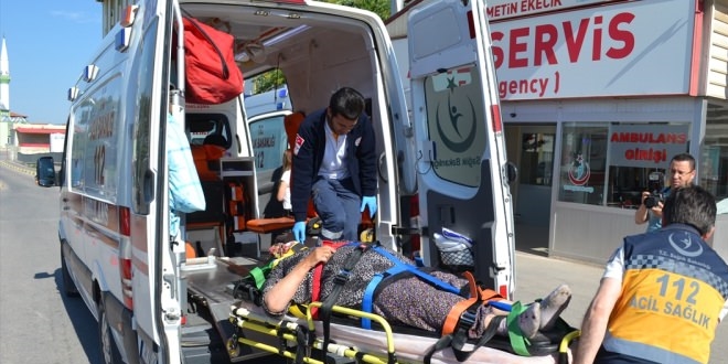 Aksaray'da otomobil şarampole devrildi: 7 yaralı