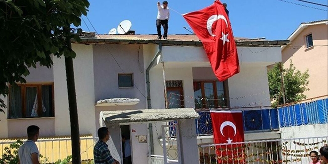 Başbakan Yıldırım'dan şehit ailesine ziyaret