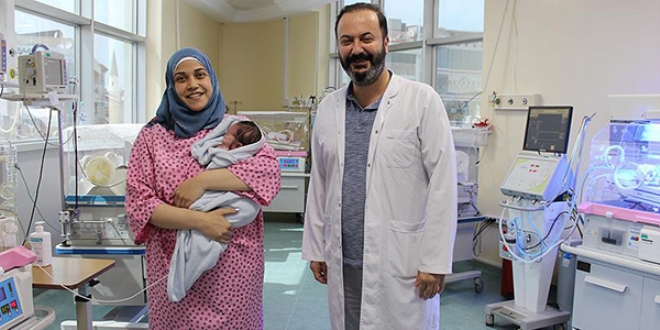 Suriyeli bebek ifay Trk doktorlarn elinde buldu