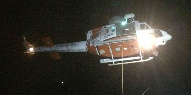 Dağda mahsur kalan yaralı İngiliz helikopterle kurtarıldı