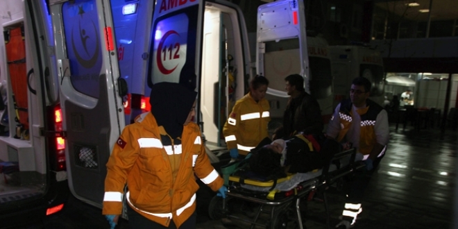 Bodrum'da otomobil evin bahçesine düştü: 3 yaralı