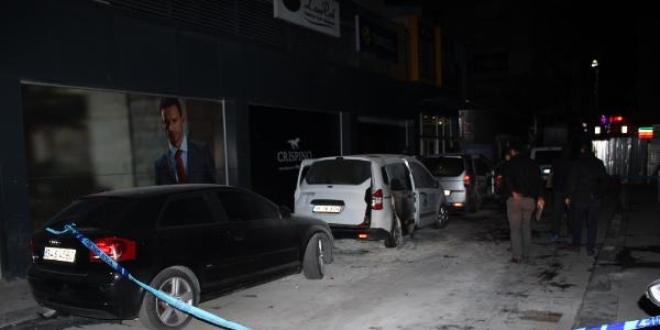 İstanbul'da 6 otomobil kundaklandı