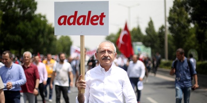 Kılıçdaroğlu'nun İstanbul yürüyüşü kitapçık oldu