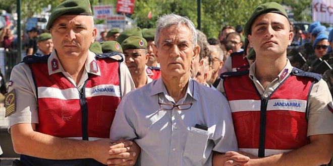 Akın Öztürk'ün çapraz sorgusu devam ediyor