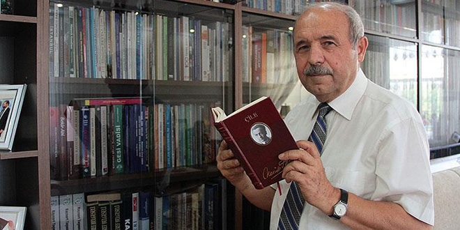 Sigaraya para vermek yerine 10 bin kitap aldı