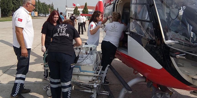 Böbrek hastası bebek ambulans helikopterle nakledildi