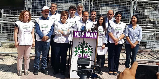 Van'da, HDP mitingine 35 kişi katıldı