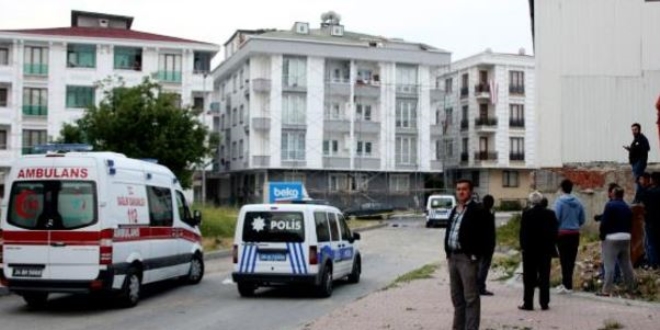 Kardeşini pencereden aşağı ittiği iddiası
