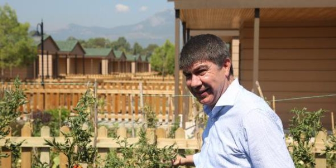 Antalya Büyükşehir'den emeklilere hobi bahçesi