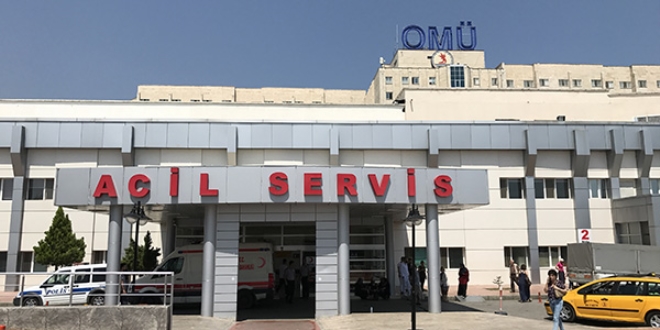Hastanede personel ile hasta yakınları, yemekten zehirlendi