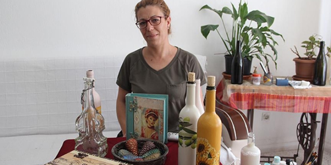 Atık şişeleri sanat eserine dönüştürüyor