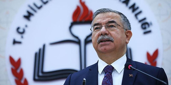 'Fırsat eşitliğini sağlamak için ücretsiz kitap dağıttık'