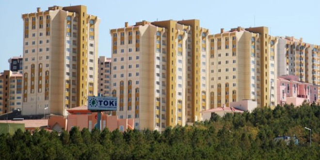 TOKİ, 300 TL taksitle emeklileri ev sahibi yapıyor