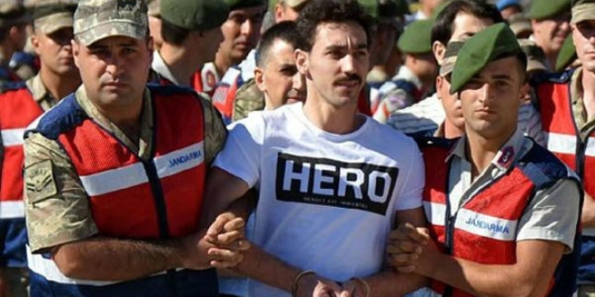 'Hero' tişörtü soruşturmasında 5 memura dava açıldı