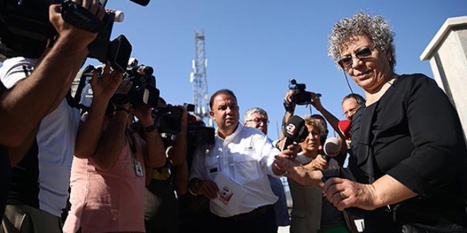 Şehit polisin annesi: Onların idamını istiyoruz