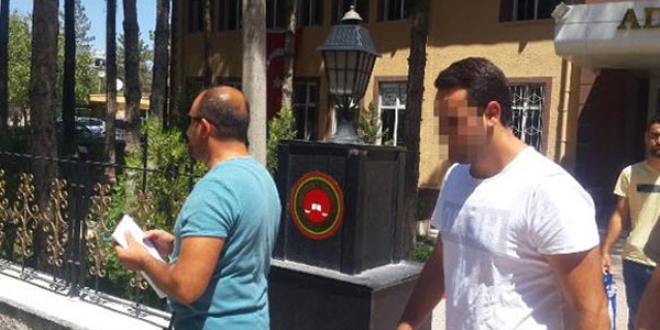 Niğde'de 'Hero' tişörtüyle dolaşan genç gözaltına alındı