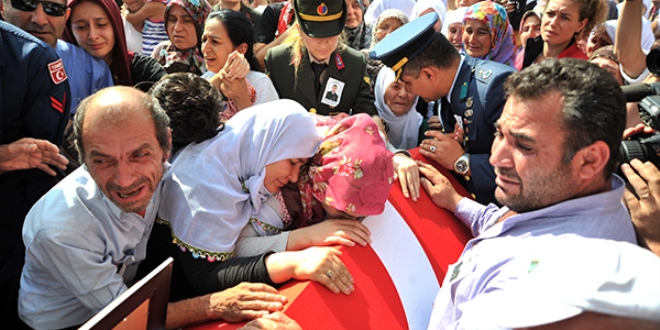 Şehit uzman çavuş son yolculuğuna uğurlandı