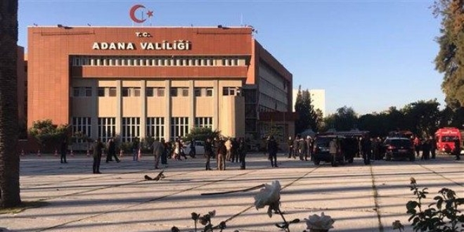 Adana'da sokaa atlan aileye valilik sahip kt
