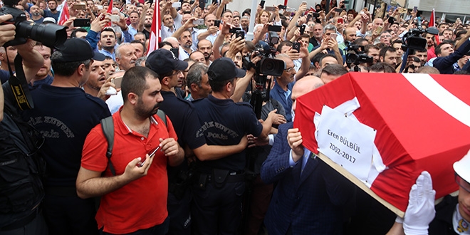 Türkiye, kahraman Eren'e ağlıyor