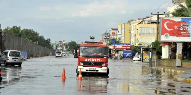 Antalya'da sağanak etkili oldu