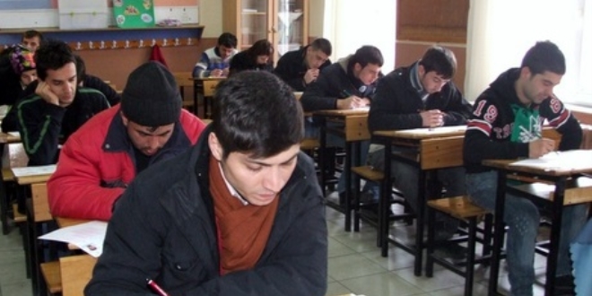 Ankara'da sahte kimlikle sınava girerken yakalandılar