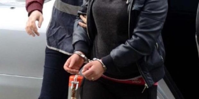 Uyuşturucu satmaktan hükümlü kadın yakalandı