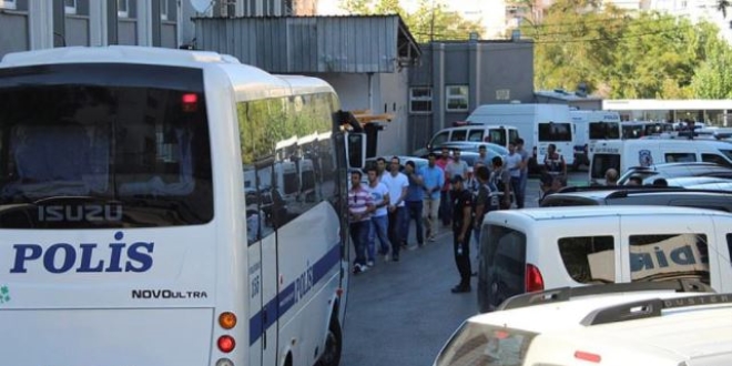 'Foça Deniz Üs Komutanlığı Anayasal düzenin yanındadır'